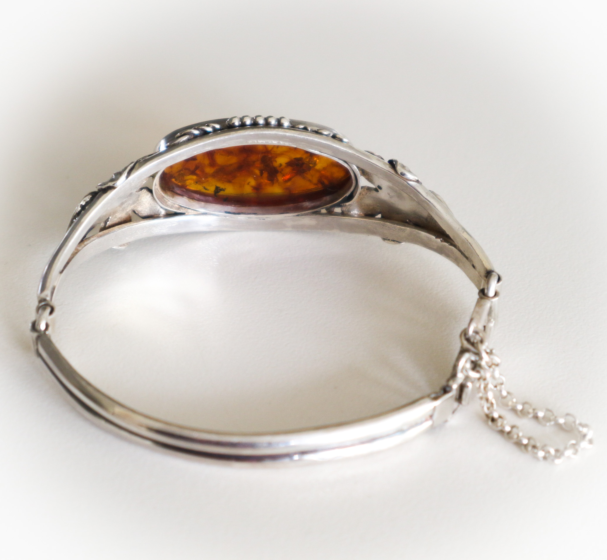Amberbracelet3