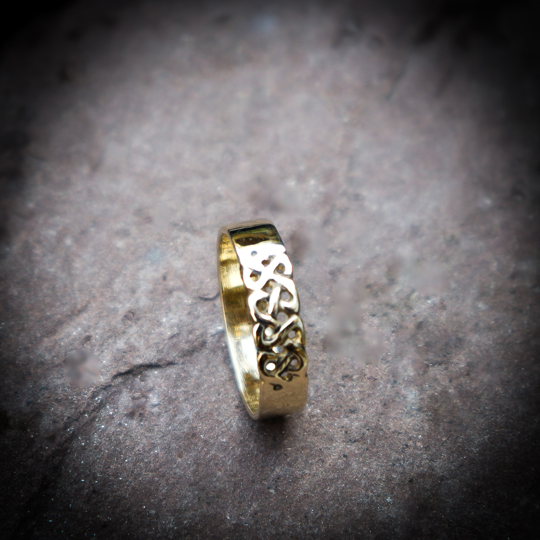 landinwaarts Individualiteit kopen Gouden ( 14 kt ) ring met keltische knoop - Scarabee sieraden