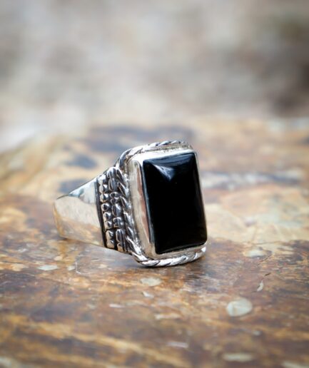 Stijlvolle herenring in sterling zilver met een onyx