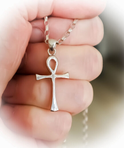 Ankh hanger in sterling zilver aan zilveren ketting