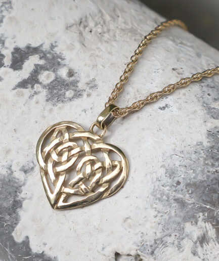 Hangertje 'Celtic heart' in 14 kt goud inclusief collier